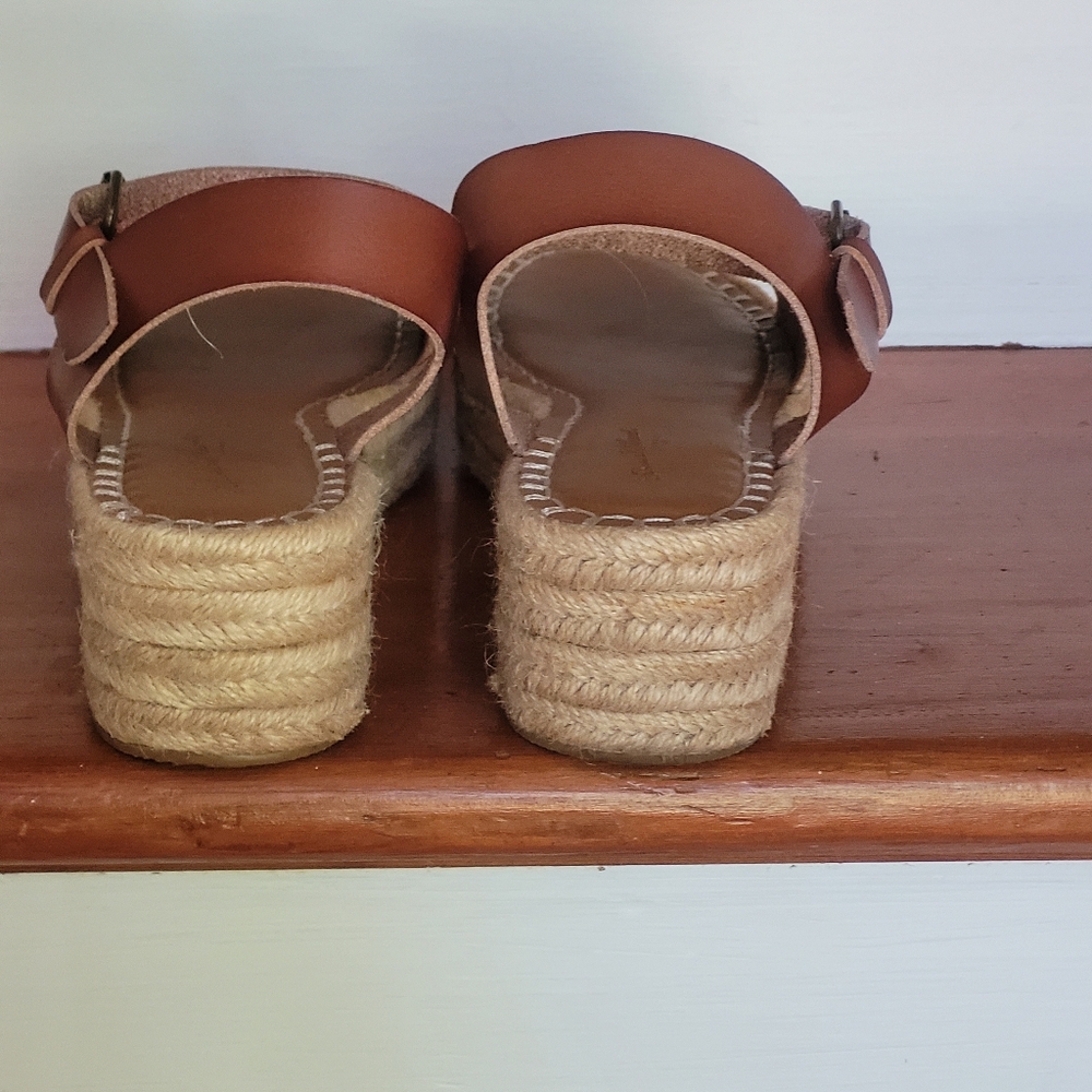 Universal Thread 2 Inch Platform Sandals Size 8 1… - image 5